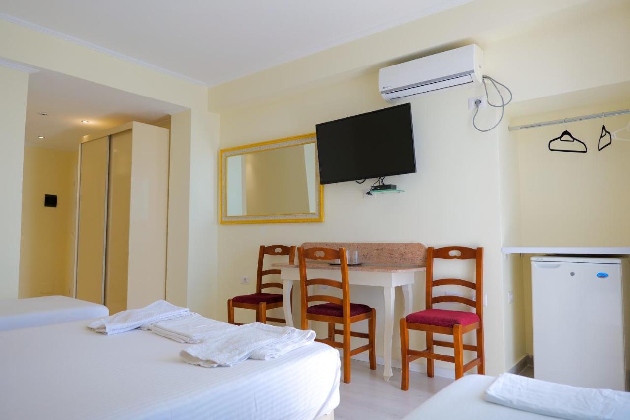 Republika Hotel Sarande Ngoại thất bức ảnh