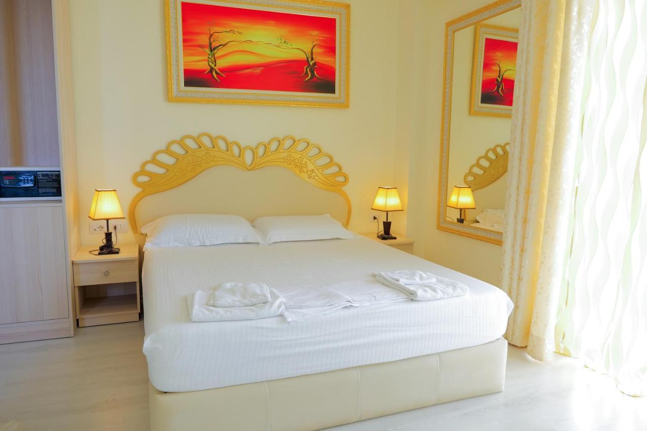Republika Hotel Sarande Ngoại thất bức ảnh