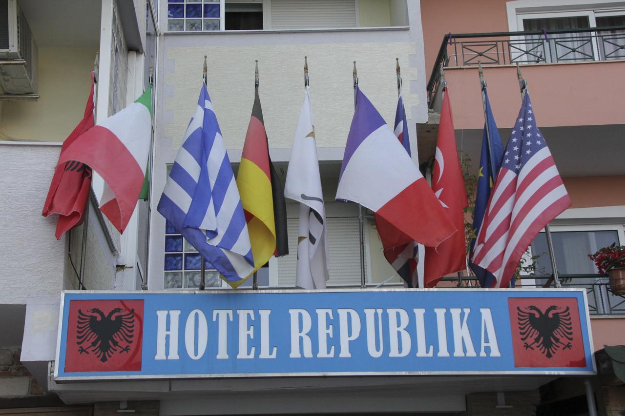 Republika Hotel Sarande Ngoại thất bức ảnh