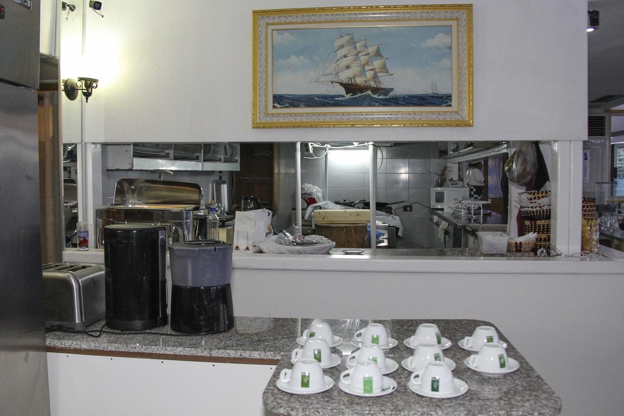 Republika Hotel Sarande Ngoại thất bức ảnh